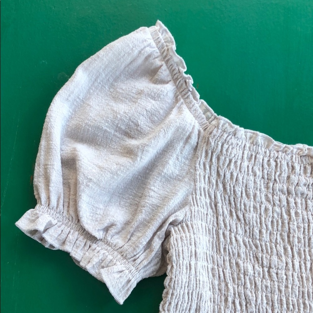 NEW 🔥 Ruffle Top - Picture 2 of 4